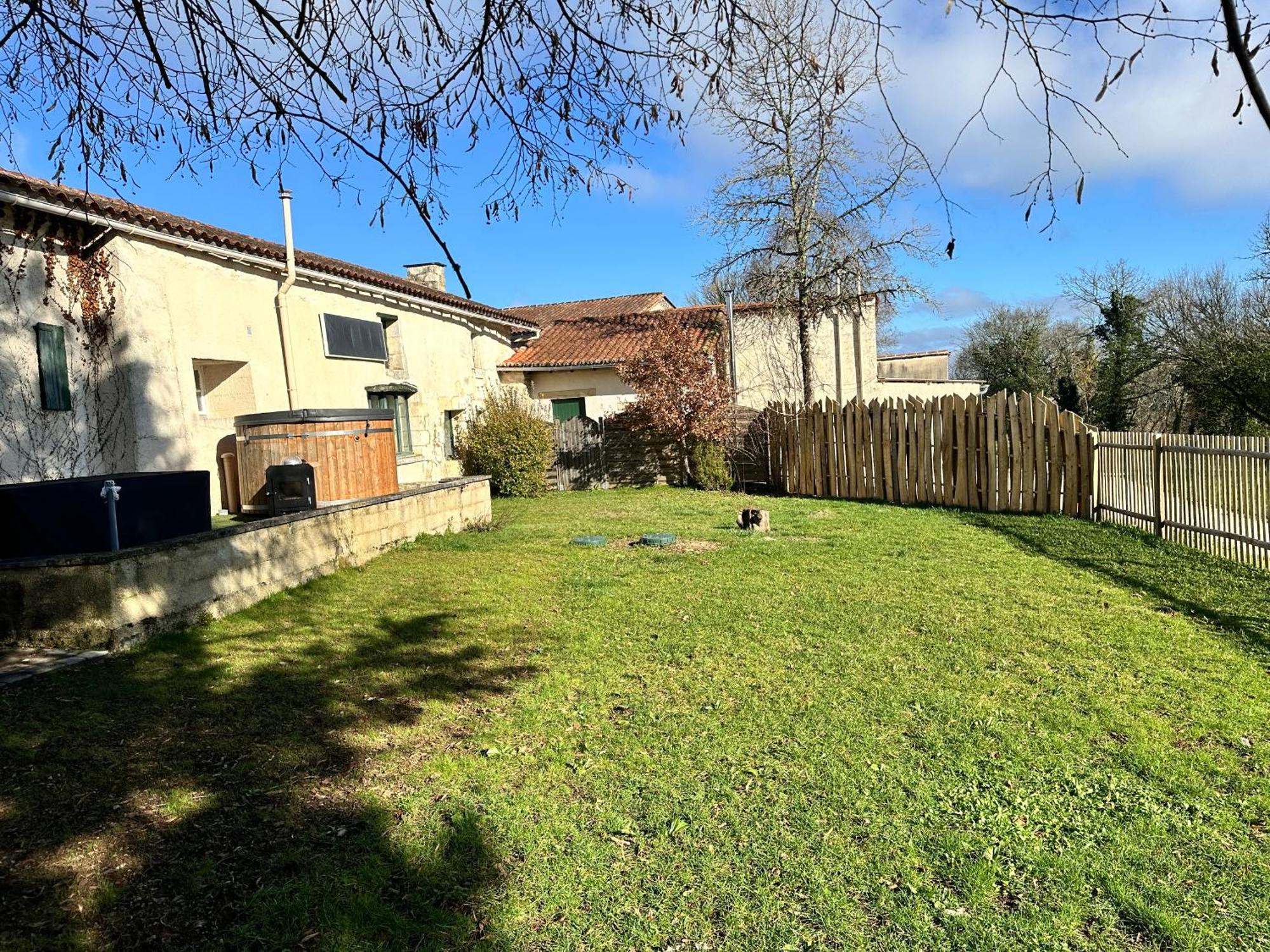 Вилла Domaine De La Roche Chabrelle Saint-Just  Экстерьер фото