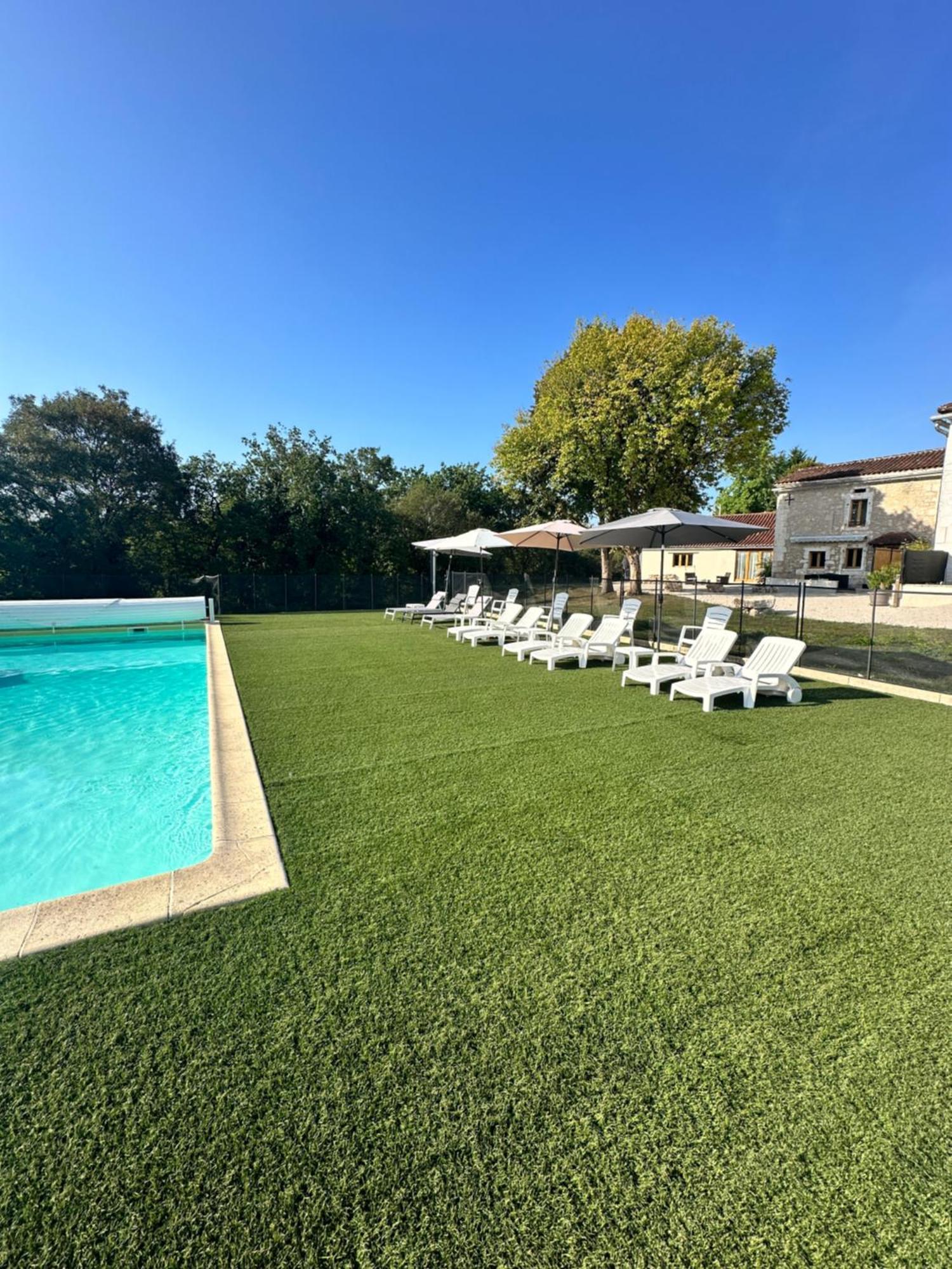 Вилла Domaine De La Roche Chabrelle Saint-Just  Экстерьер фото