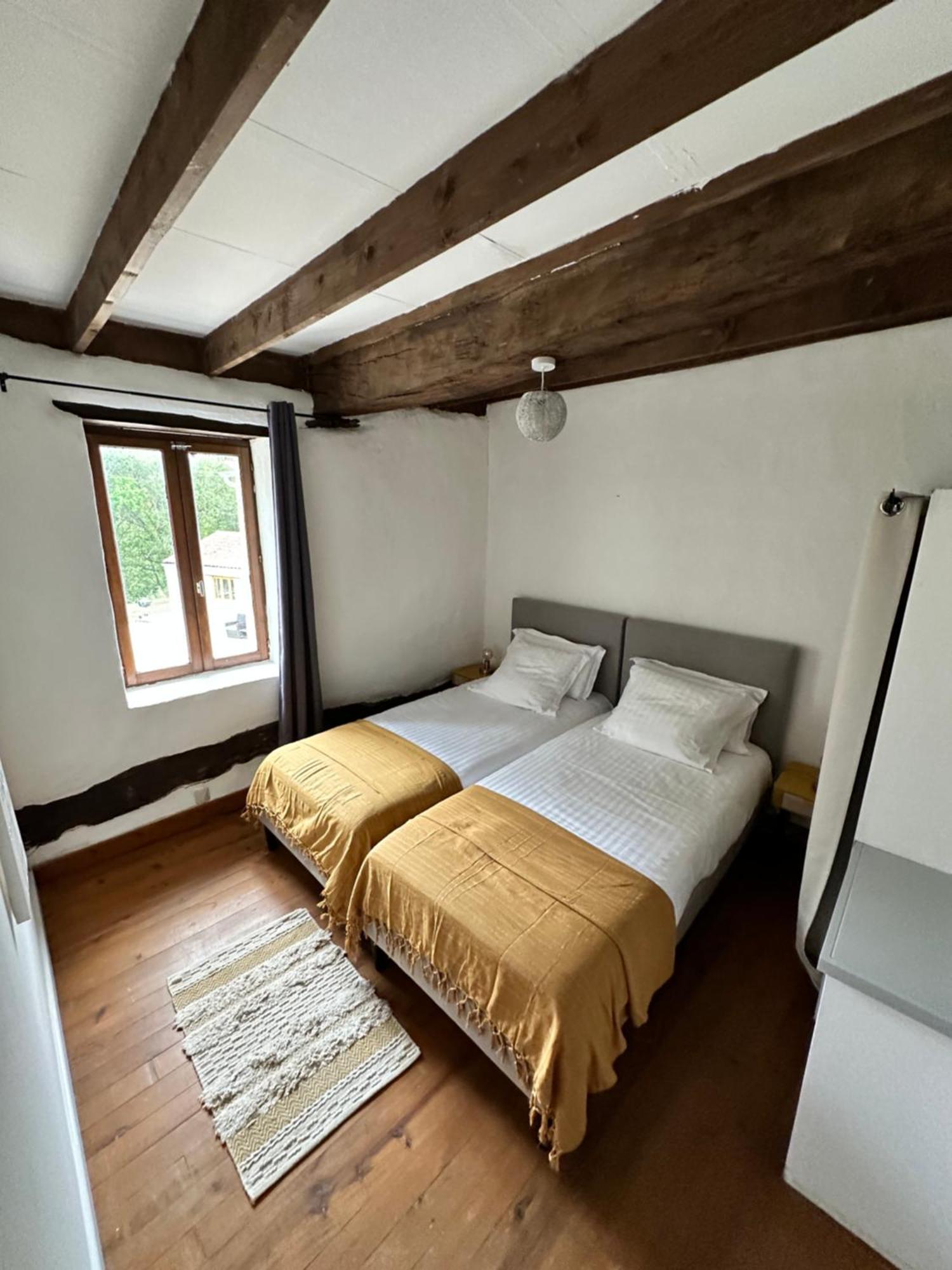 Вилла Domaine De La Roche Chabrelle Saint-Just  Экстерьер фото